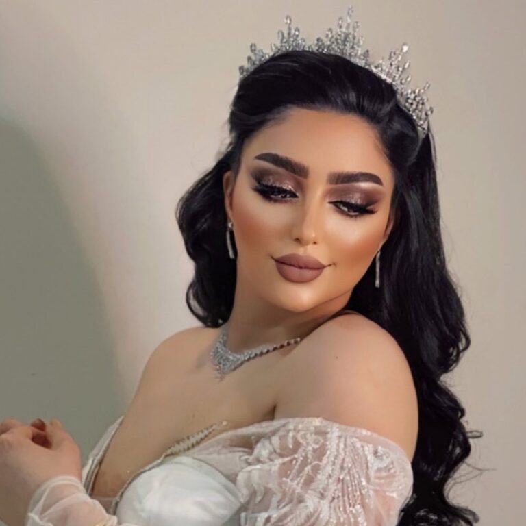 سر الإطلالة المثالية في السعودية: نصائح مشاعل الغنام الحصرية لمكياج يدوم وتألق لا ينتهي! ✨ نصائح مشاعل الغنام