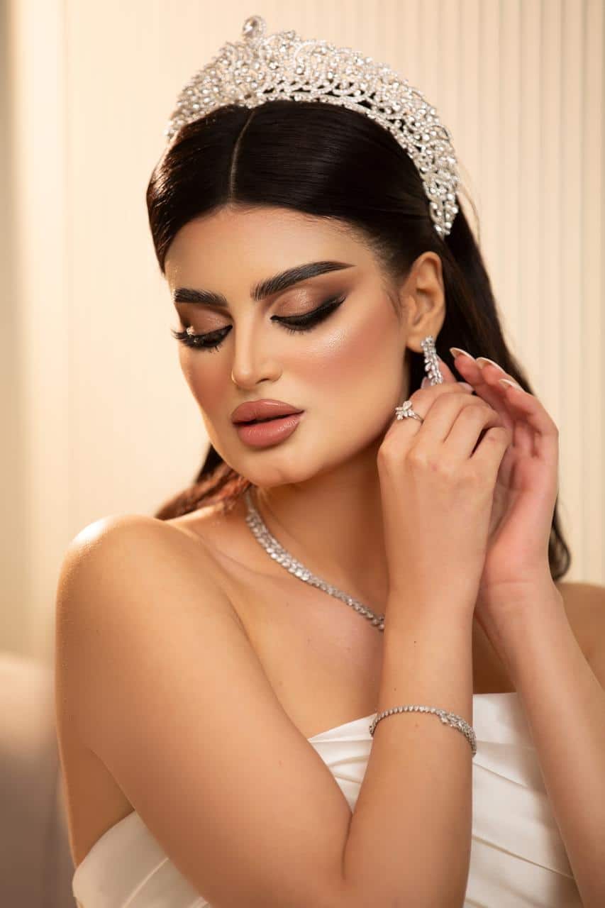 مكياج عروس جريء ولمسة فنية بتوقيع خبيرة التجميل مشاعل الغنام