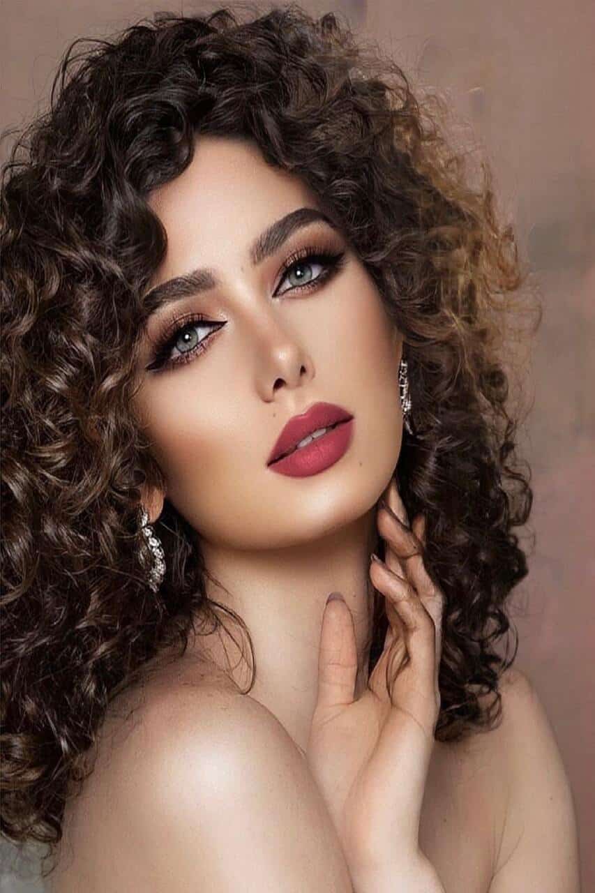 خدماتنا مكياج خليجي وتركي في الرياض