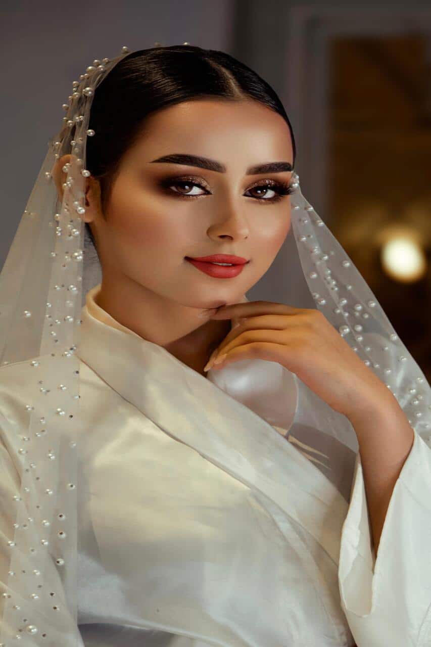 خدماتنا مكياج خليجي وتركي في الرياض