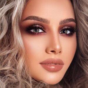 صالون شعر في الرياض يقدم تسريحات عصرية تناسب جميع المناسبات